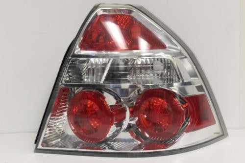 2011 Chevrolet Aveo Right Side Headlight