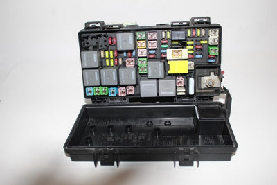 2009-2010 DODGE CARAVAN JOURNEY INTEGRATED TIPM FUSE BOX MODULE 04692305AE