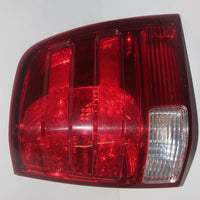 2003-2006 FORD EXDPEDITION PASSENGER RIGHT SIDE REAR TAIL LIGHT 27768 - BIGGSMOTORING.COM