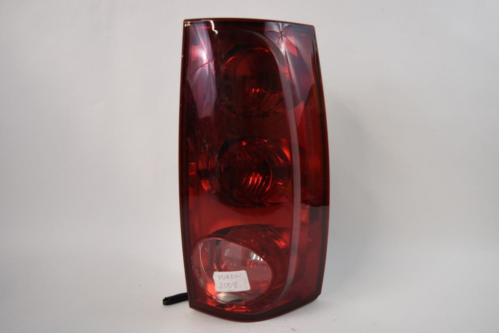 2007-2013 GMC YUKON DENALI PASSENGER RIGHT SIDE REAR TAIL LIGHT