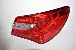 2011-2014 CHRYSLER 200 PASSENGER RIGHT  SIDE REAR TAIL LIGHT