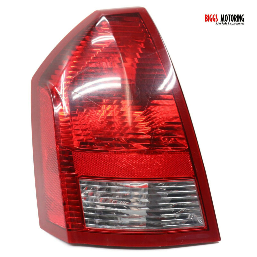 2005-2007 Chrysler 300  Driver Left Side Rear Tail Light 33152 - BIGGSMOTORING.COM